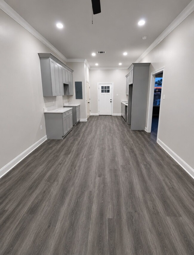 Building Photo - 308 Lynx Dr