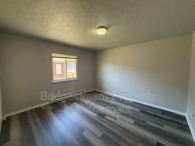 Building Photo - 4650 Waynedale Cir