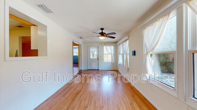 Foto del edificio - 5012 29th Ave W