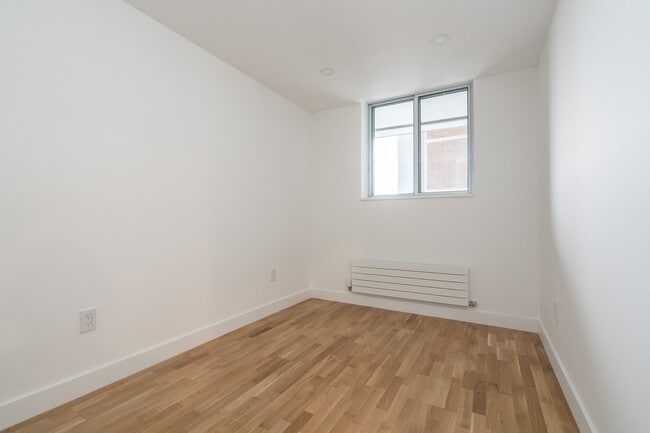 Photo du bâtiment - 407-230 Oak St
