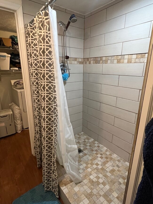 Building Photo - 2111 Lusters Gate Rd