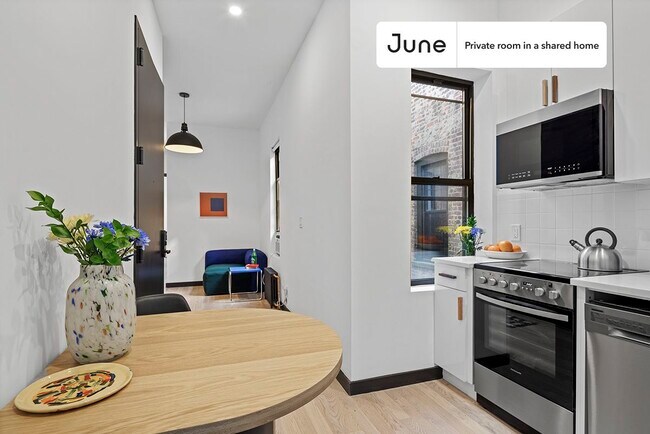 Foto del edificio - Room in Shared 3 bed/3 bath home in Ridgewood