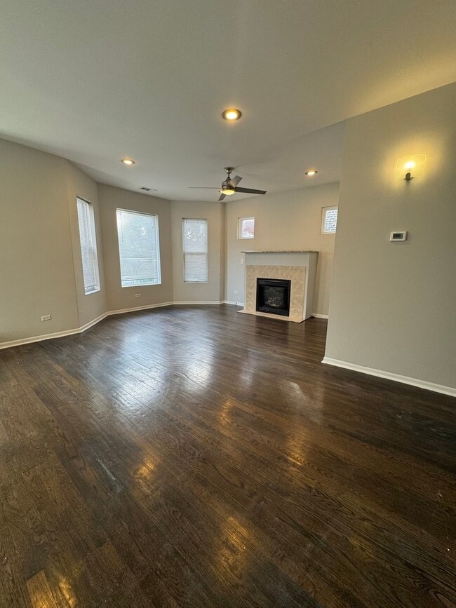 Building Photo - 6130 S Rhodes Ave