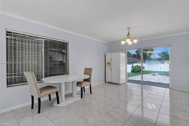 Foto del edificio - 3 br, 2 bath House - 200 NW 17th Ave