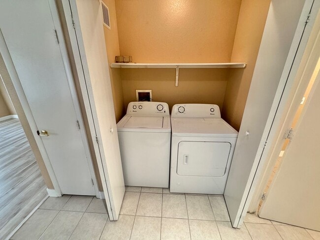 Foto del edificio - Welcoming 2 Bedroom home with private balcony located in South Las Vegas Community