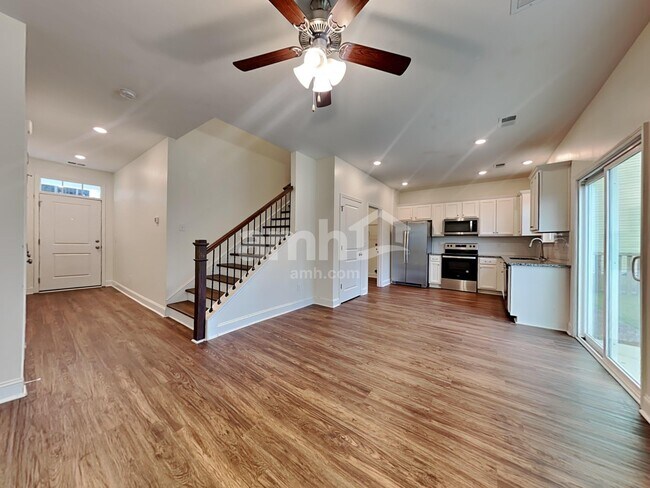 Foto del edificio - 334 Azore Way