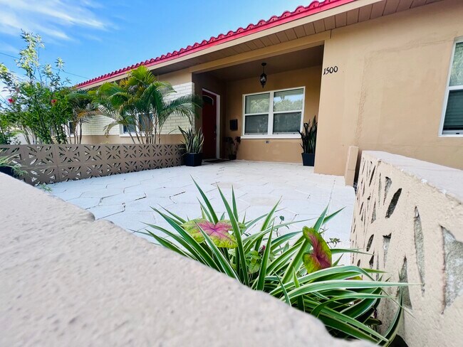 Foto del edificio - 1500 77th St N