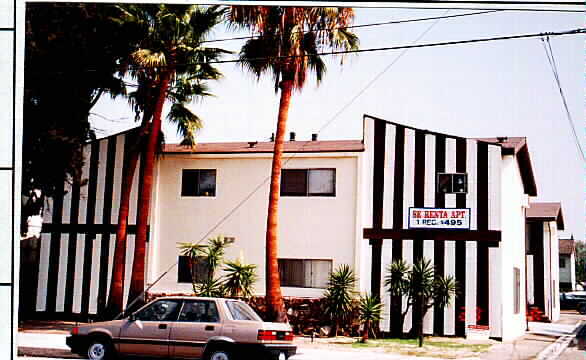 Foto del edificio - 6932 Wilcox Ave