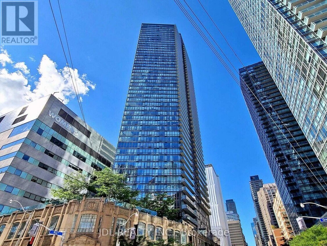 Primary Photo - 832-832 Bay St.
