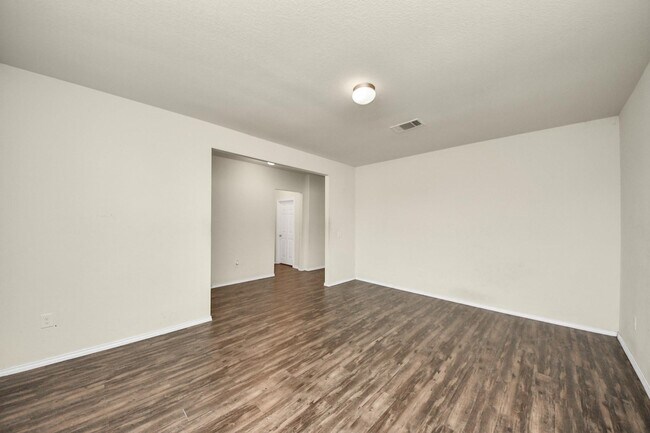 Foto del edificio - 25827 Kinship Ct