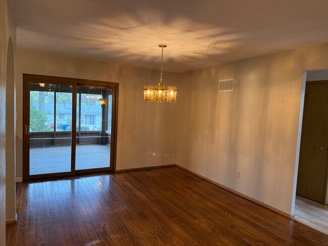 Foto del edificio - 3 Bedroom 3.5 Bathroom Home In Ballwin