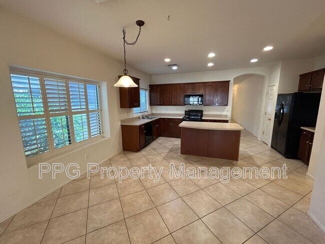 Foto del edificio - 14542 W Watson Ln