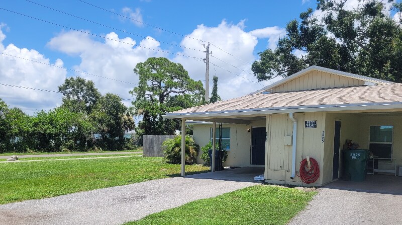Foto principal - 5923 12th St W
