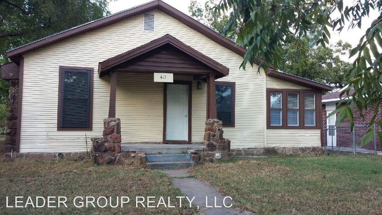 Primary Photo - 3 br, 1 bath House - 415 East Crisler