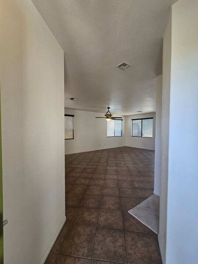 Building Photo - 9164 Craven Ave