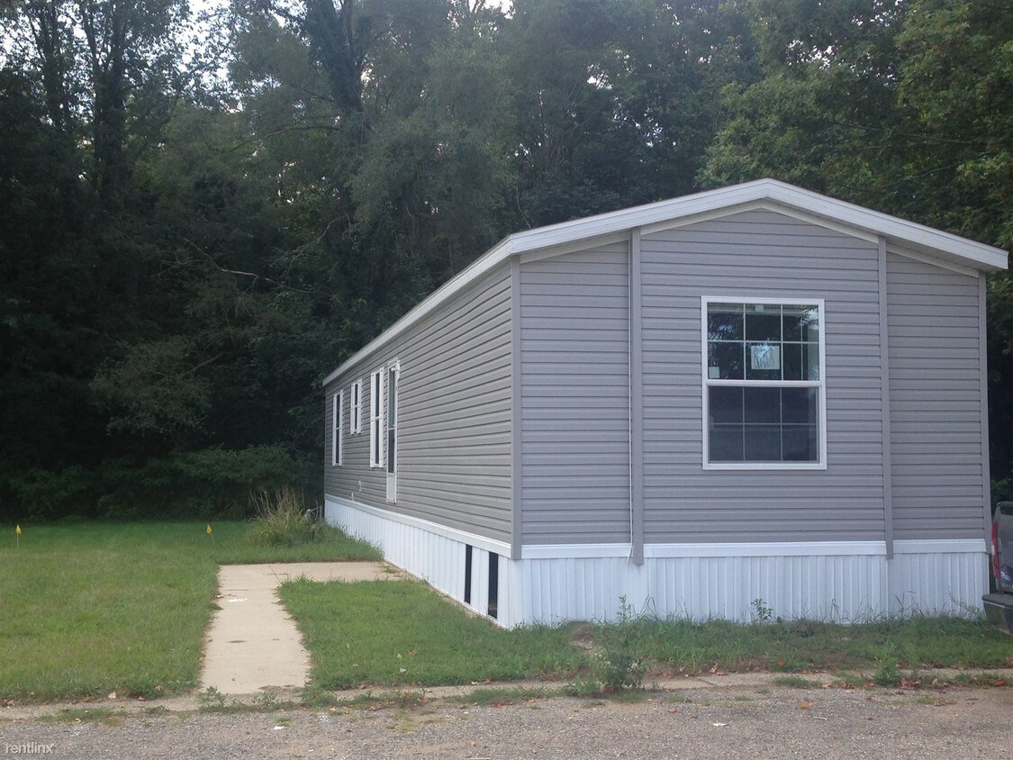 687 10th St, Plainwell, MI 49080 Condo for Rent in Plainwell, MI