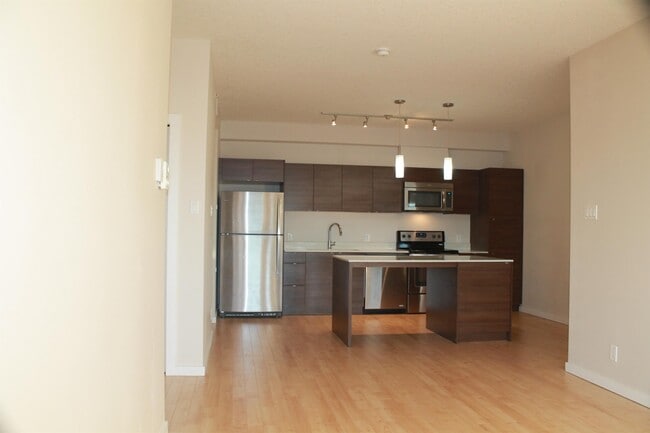 Building Photo - 9519-9160 160 Ave NW