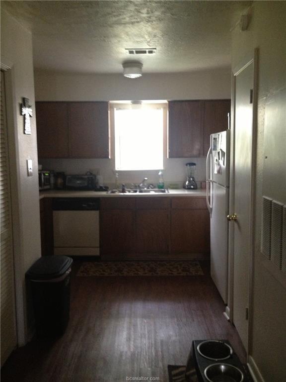 Building Photo - 1110 Spring Loop