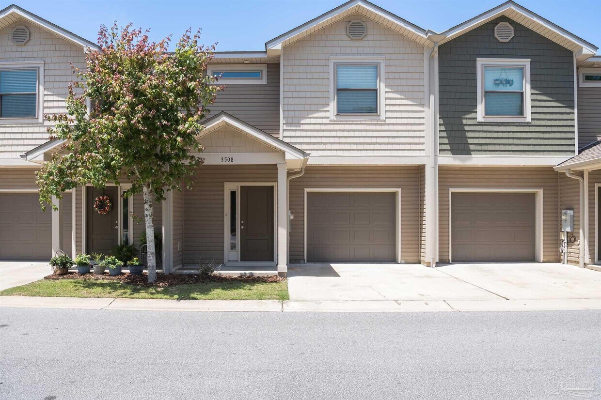 Primary Photo - 3508 Mossy Oak Villas Cir