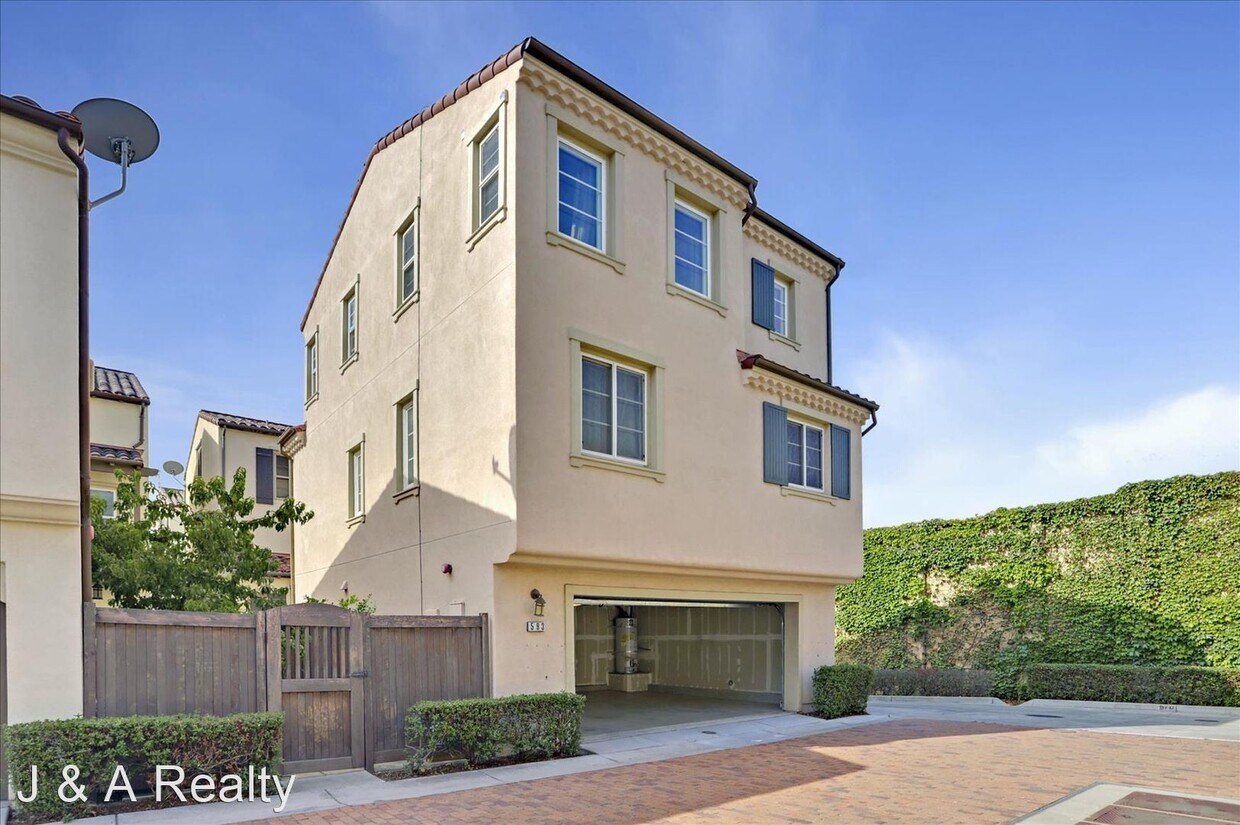Primary Photo - 4 br, 3.5 bath House - 593 Pistache Terrace