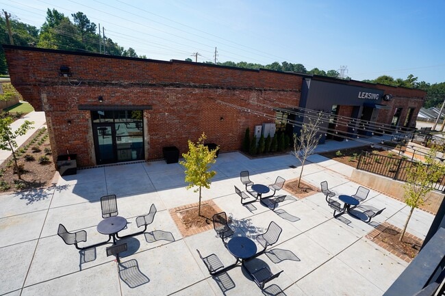Building Photo - Boxcar Apartments