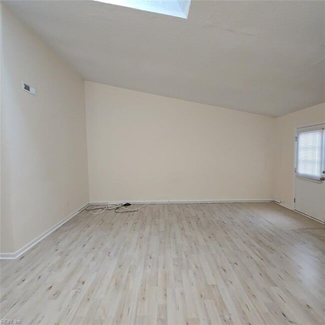 Foto del edificio - 5739 Weblin Dr