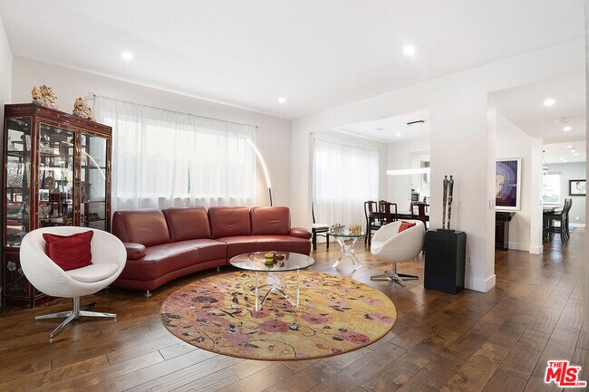 Foto del edificio - 2947 Kelton Ave