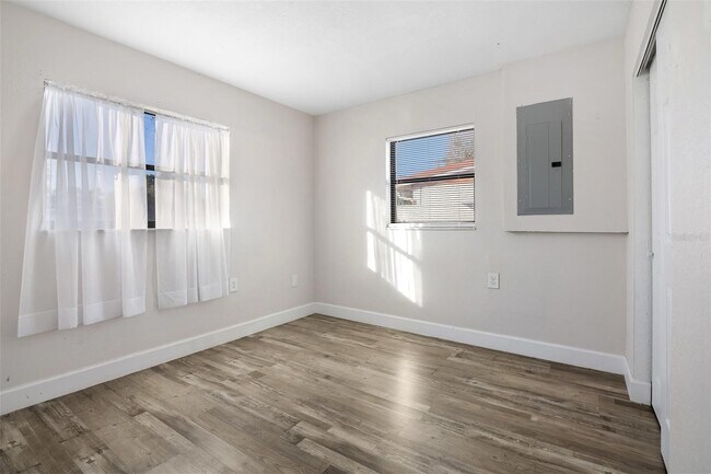 Building Photo - 147 Melanie Ln