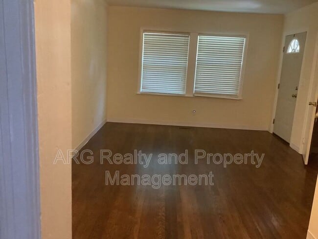 Building Photo - 2069 Arlington Ave NE
