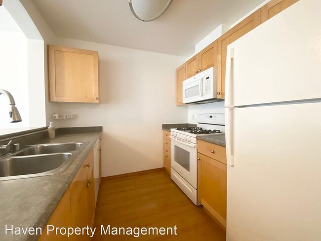 Building Photo - 2 br, 2.5 bath House - 13349 Ambaum Blvd SW