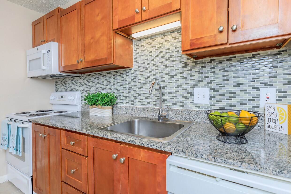 Foto principal - Margeaux Metairie Apartments