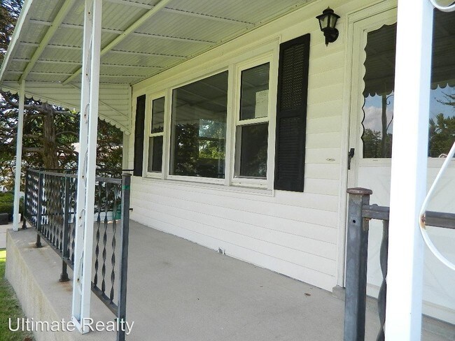 Building Photo - 627 Gleason Dr