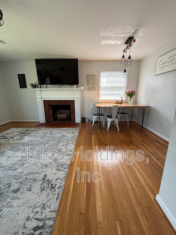 Building Photo - 2400 Forest Dr