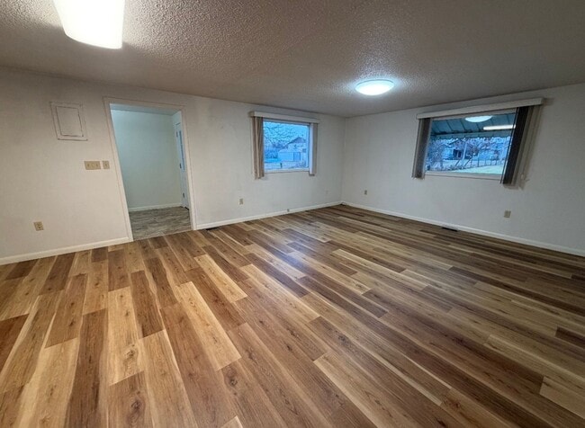 Building Photo - Lovely Kalispell home