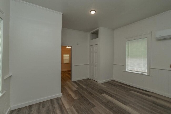 Building Photo - 1412 Maple St