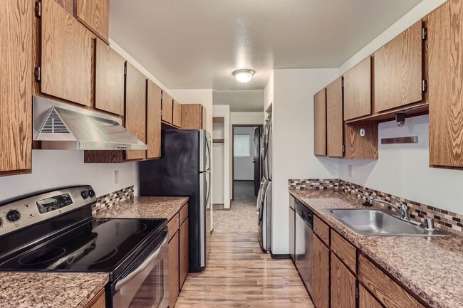 Building Photo - Affordable and Updated 2 Bed 1 Bath Kirkla...