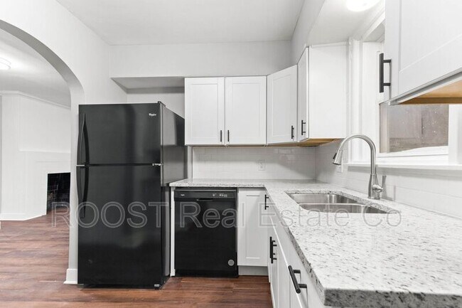 Building Photo - 554-556 Fairwood Ave