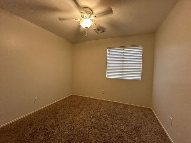Building Photo - 24051 N High Dunes Dr