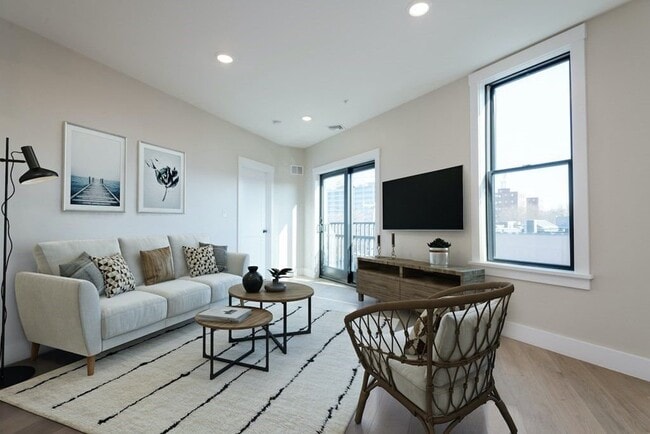 Photo - 305 Webster Ave Apartment