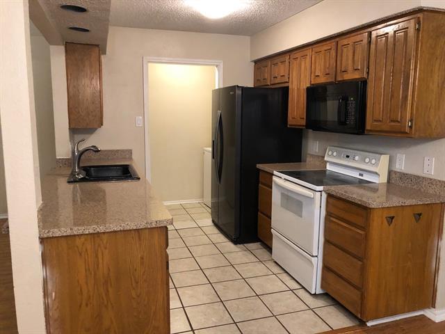 Foto del edificio - 2832 Shady Brook Dr