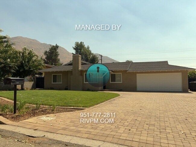 Building Photo - YOUR DREAM HOME AWAITS IN RIVERSIDE!! WATE...