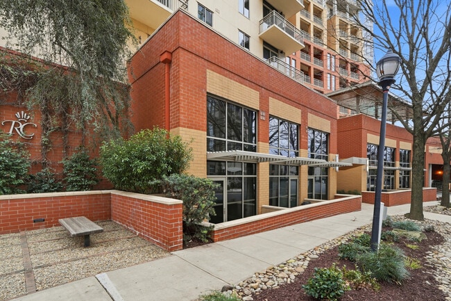 Photo - 701 Royal Ct Townhome