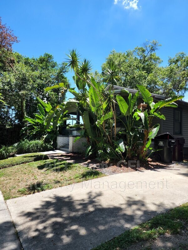 Foto del edificio - 714 Putnam Ave