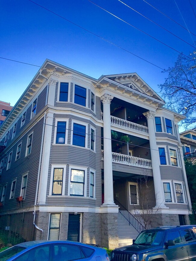 Foto del edificio - 2bdrm/1bath Condo in Vintage NW PDX Buildi...