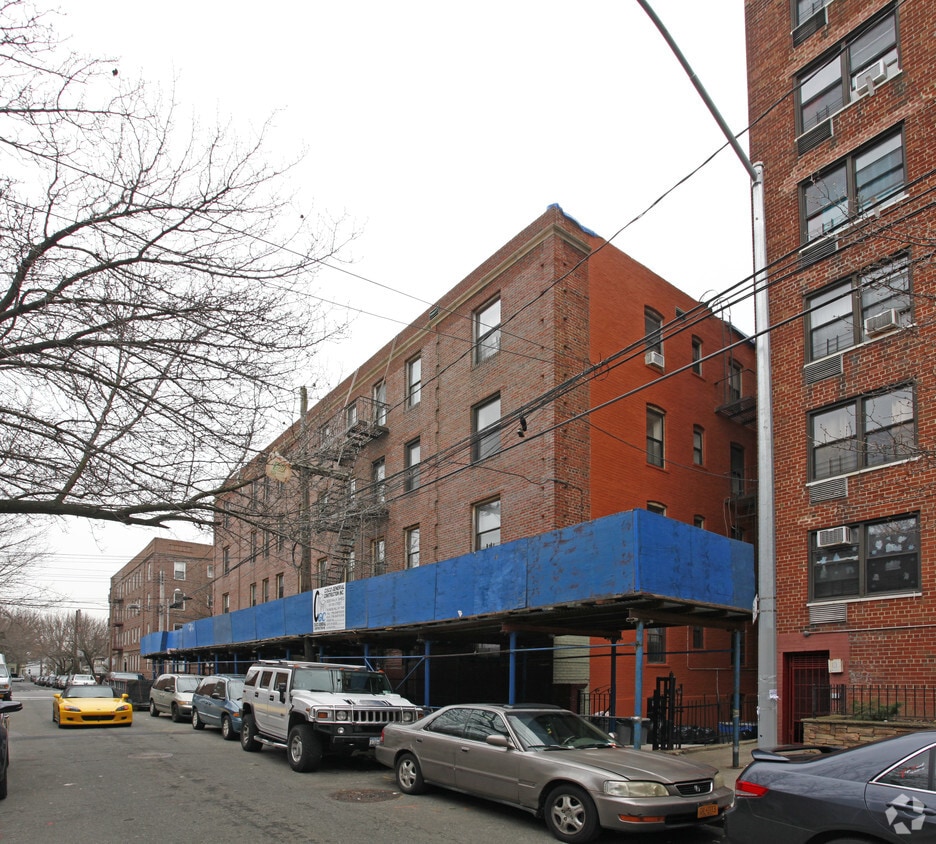Building Photo - 41-56 Lamont Ave