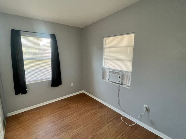 Building Photo - 2338 Shenandoah Rd