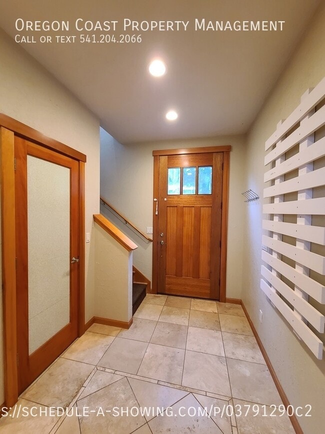 Building Photo - 961 NW Lanai Loop