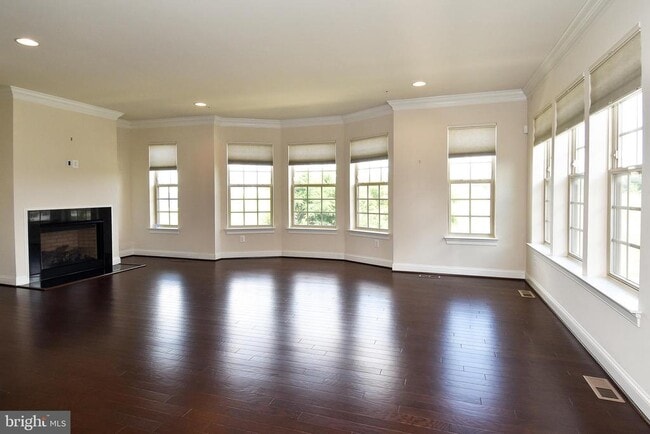 Building Photo - 810 Fair Winds Way