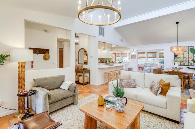 Building Photo - 113 Margarita Rd