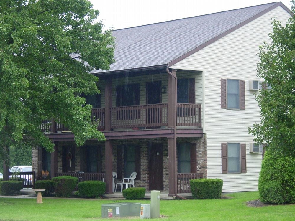 Primary Photo - 4 Cardinal Dr